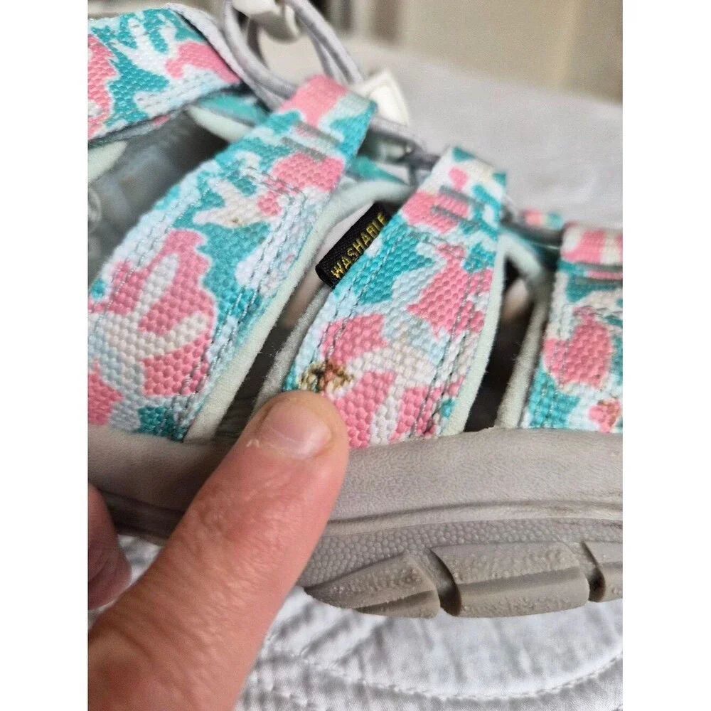 VGUC KEEN Unisex Kids Newport H2 Sandal Camo/Pink Icing Youth 3